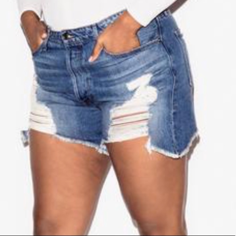 Good American bombshell shorts